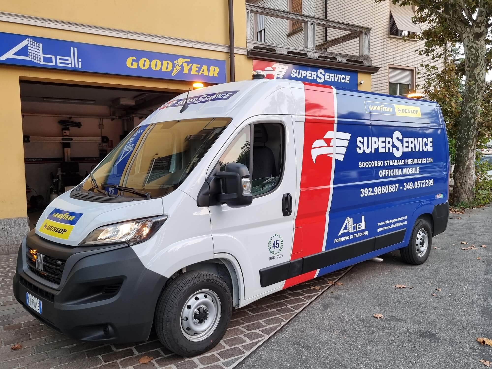 Il furgone officina mobile di Abelli Gomme